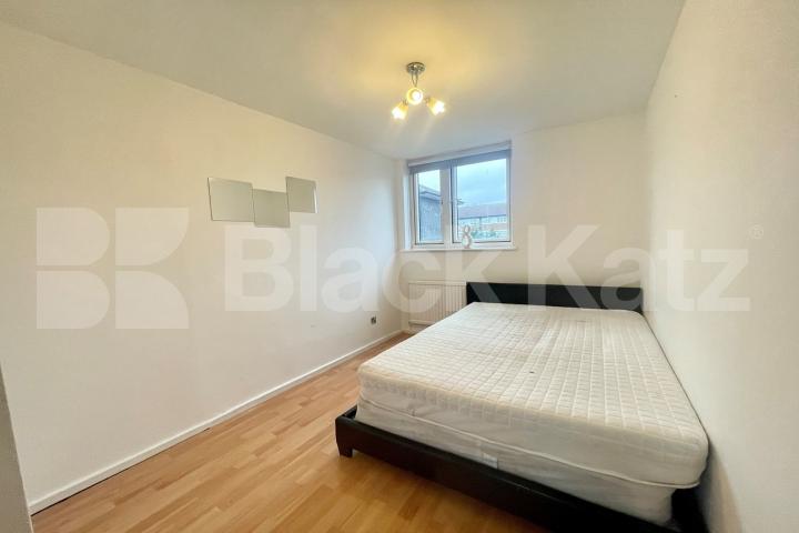 Duplex apartment with additional study room & hot water & heating included  Amina Way, Bermondsey